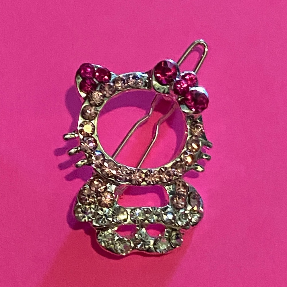 🌸 Hello kitty rhinestone hair clip 🌸 - Picture 1 of 7
